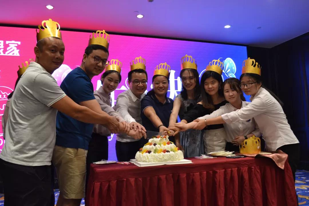 創(chuàng)綠家環(huán)保2018年中工作會議暨5周年慶典圓滿結(jié)束！